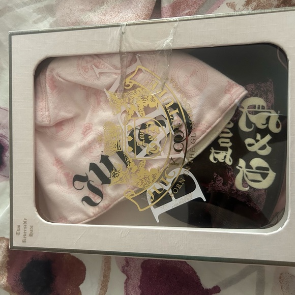 Juicy Couture Newborn reversible hat - Picture 2 of 3